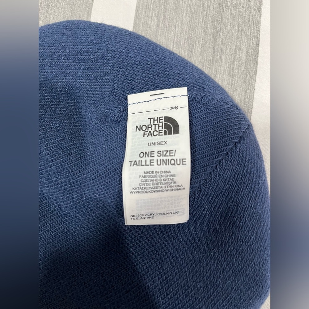 North Face Reversible Beanie - Picture 7 of 8